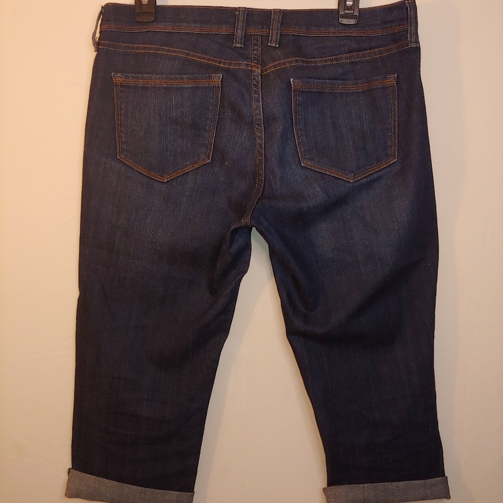 Capri Jeans - Picture 2 of 2